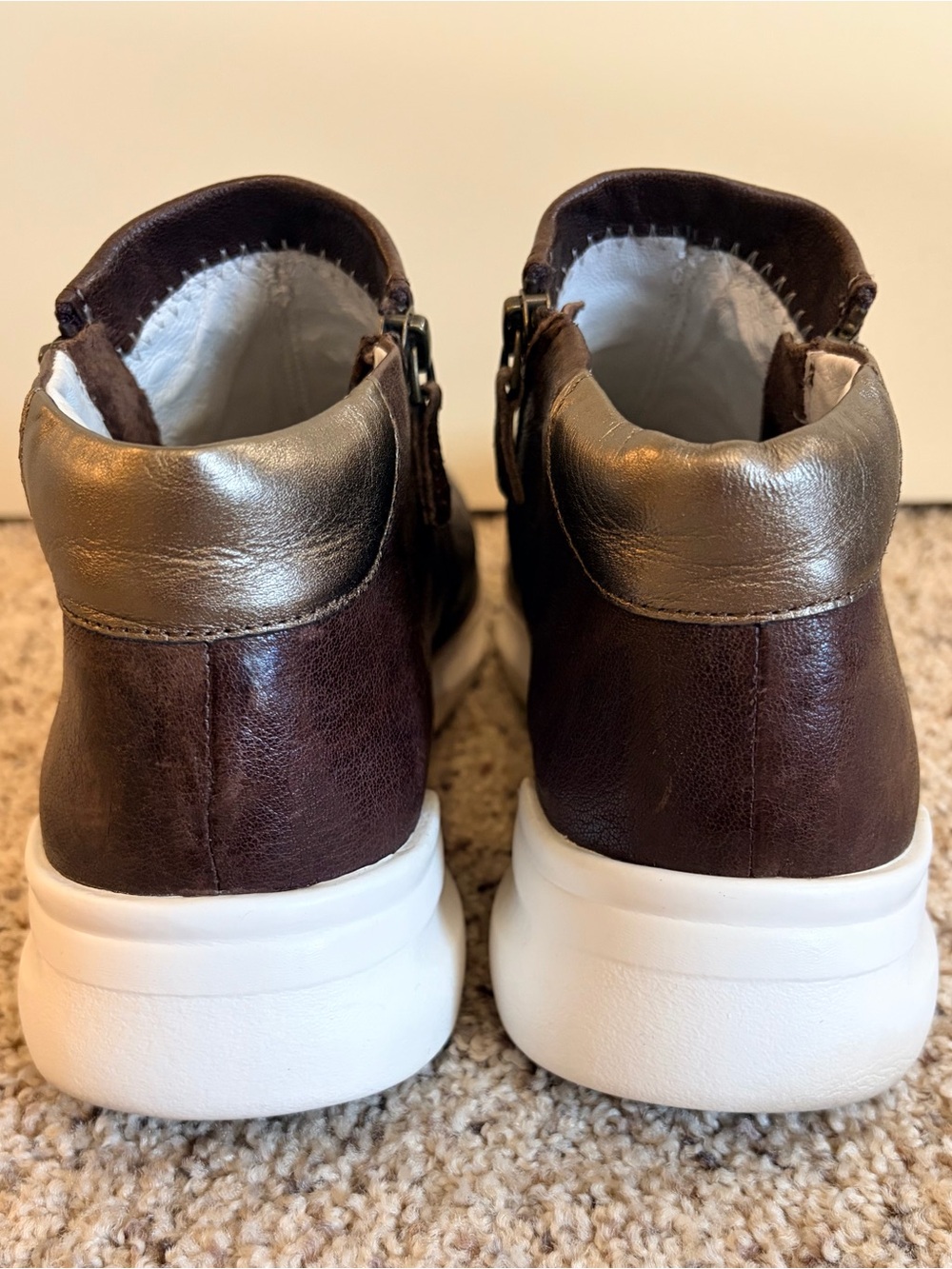 Women's JOHNSTON & MURPHY Emery Zip Bootie in Brown, Size 10M - Picture 5 of 8